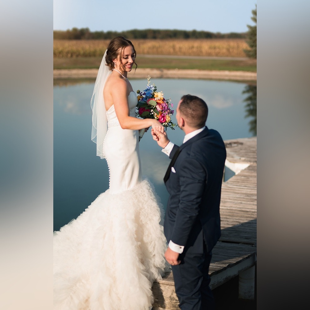 Elegant White Mermaid Wedding Dress with Ruffled Skirt